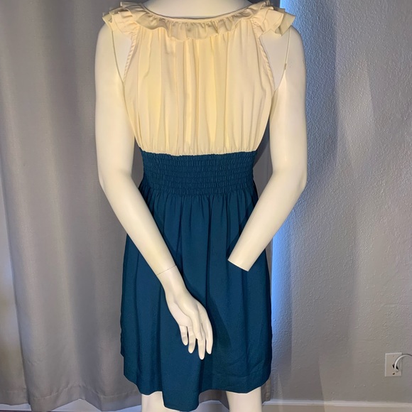 Sheer V-neck beige and teal dress - Picture 2 of 2